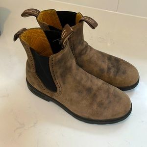 BLUNDSTONE WOMEN'S ORIGINALS
HIGH TOP BOOTS - RUSTIC BROWN